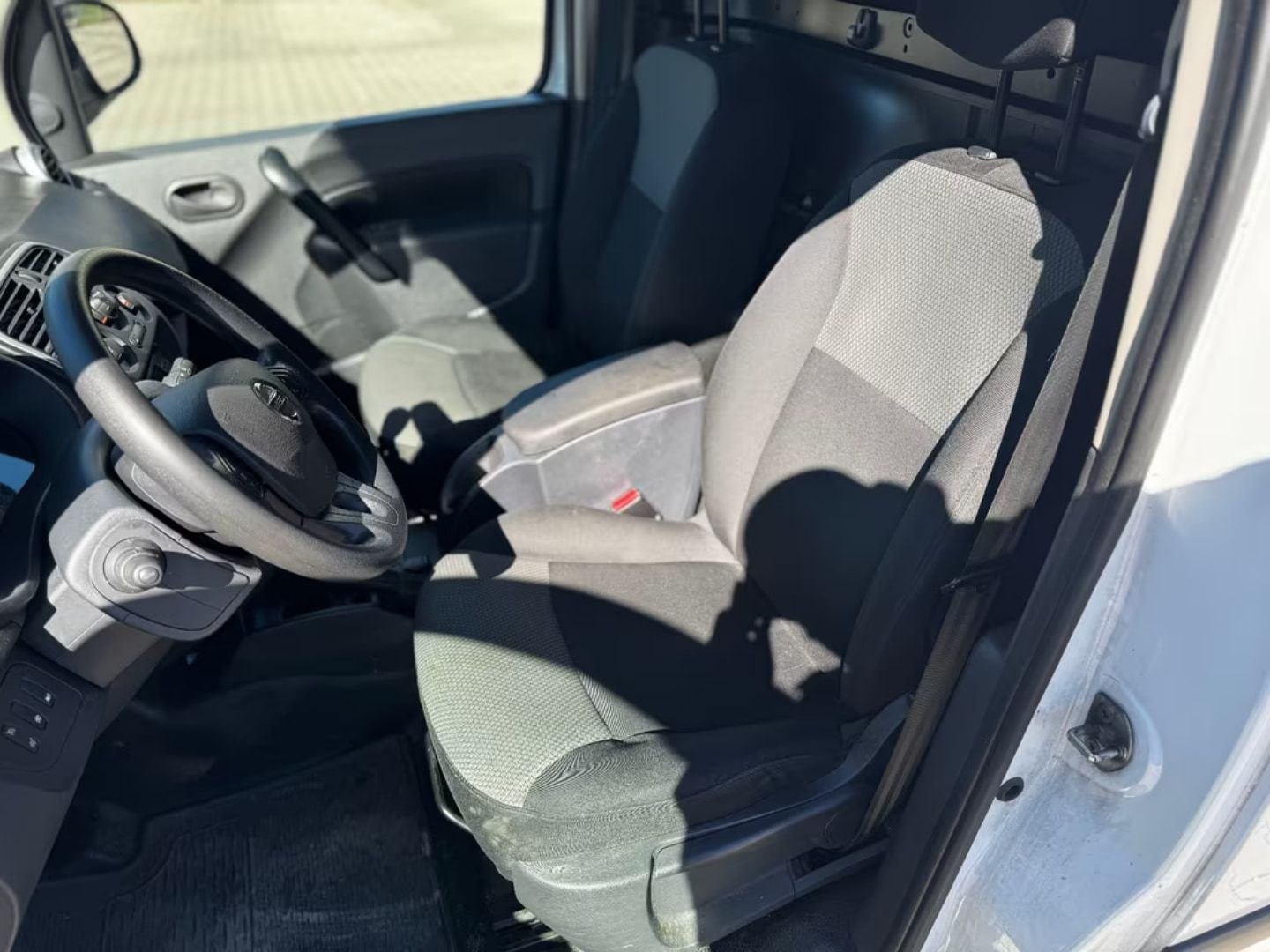 Nissan NV250 — фото 14