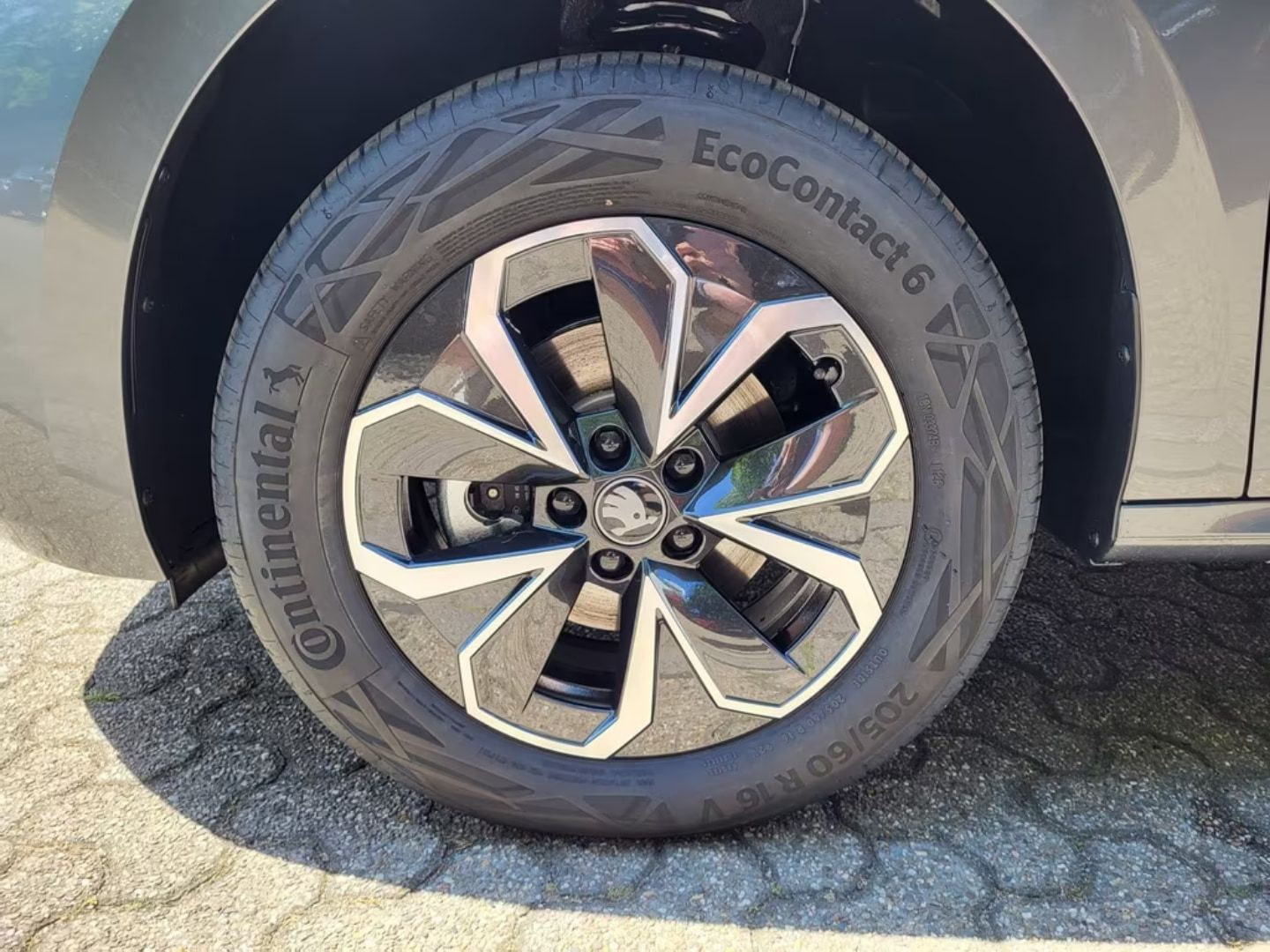 Skoda Kamiq — фото 11