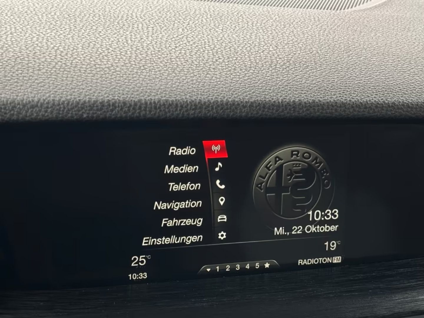 Alfa Romeo Stelvio — фото 13