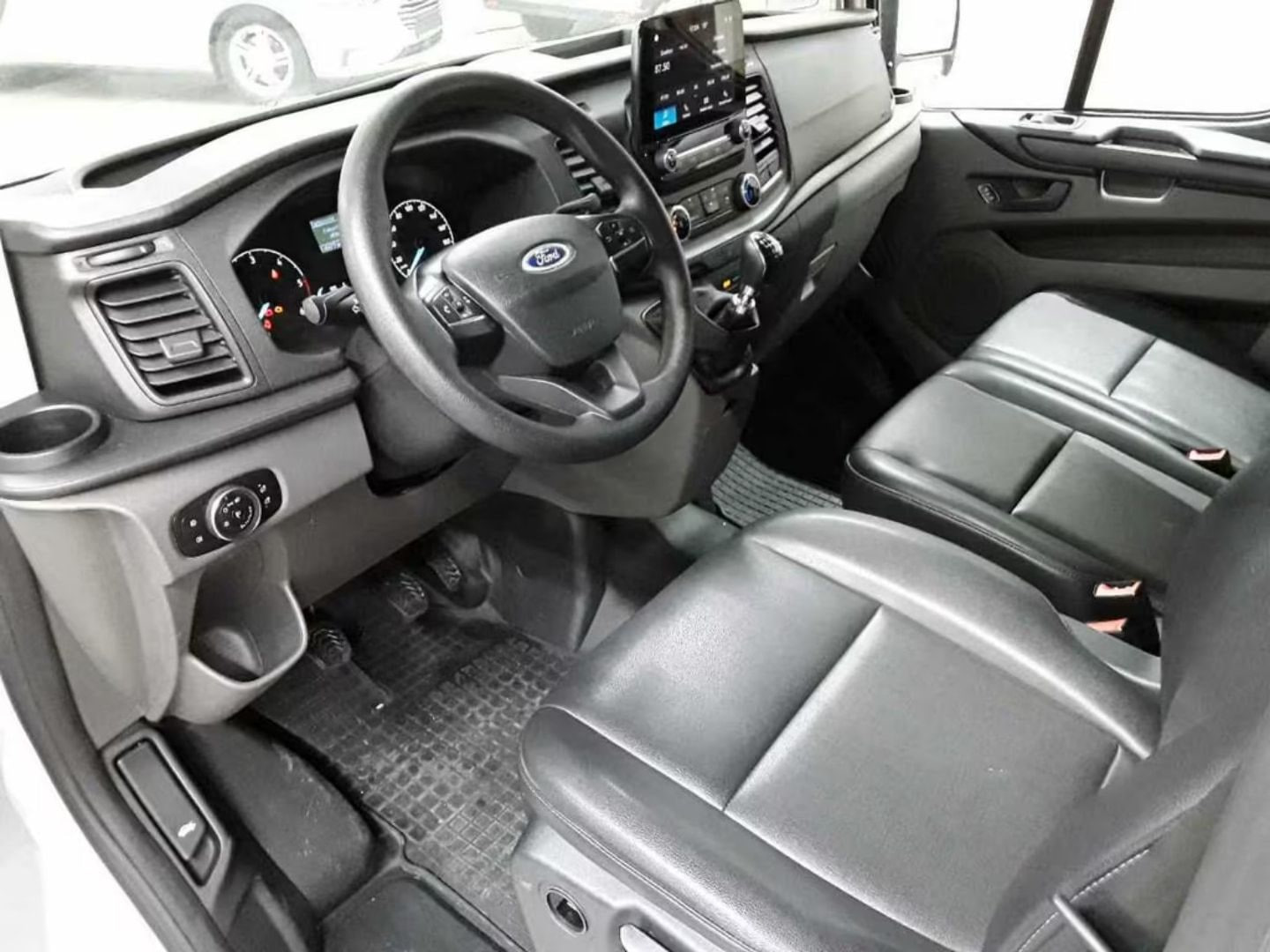 Ford Transit Custom — фото 13