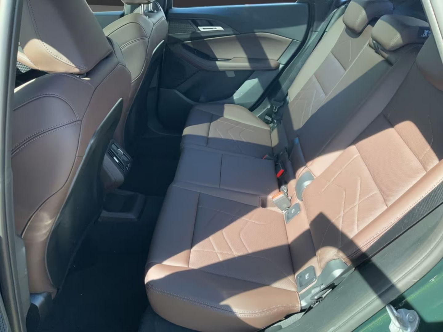 BMW 218 Active Tourer — фото 9