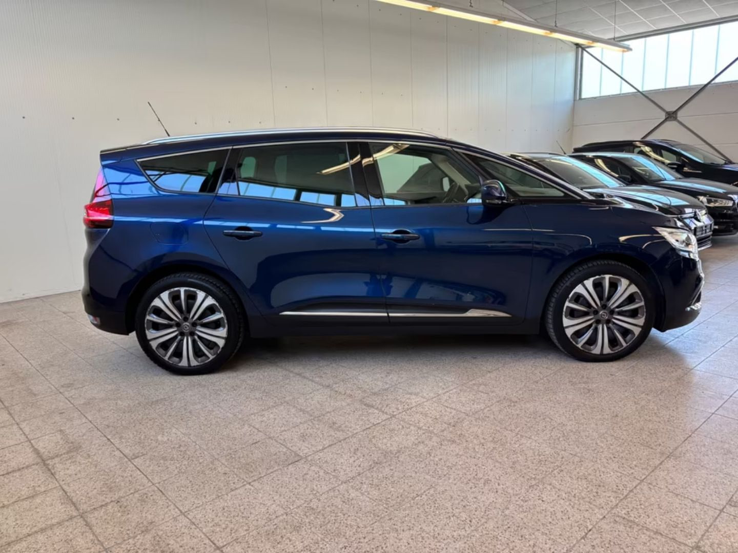 Renault Grand Scenic — фото 7