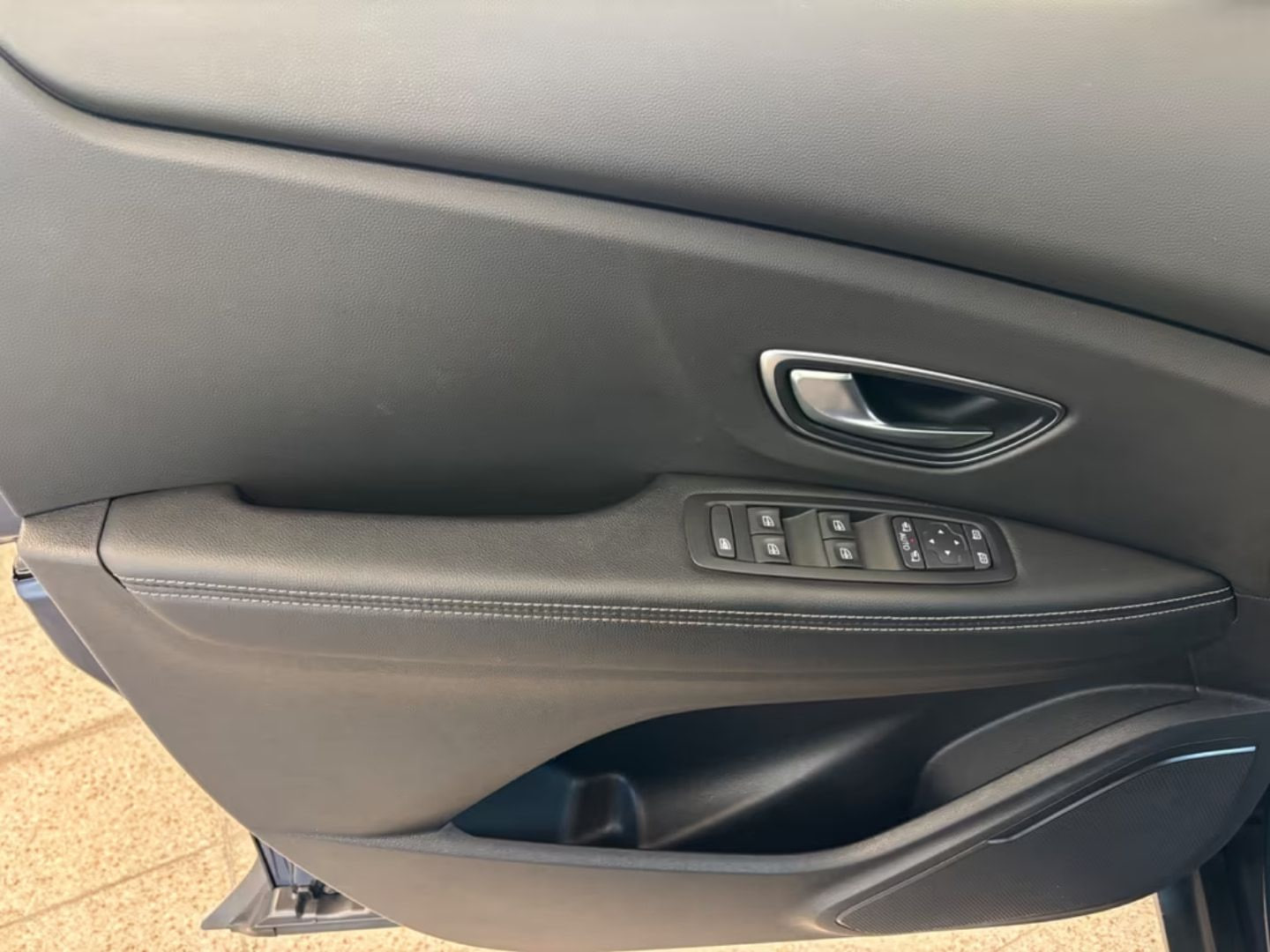 Renault Grand Scenic — фото 13