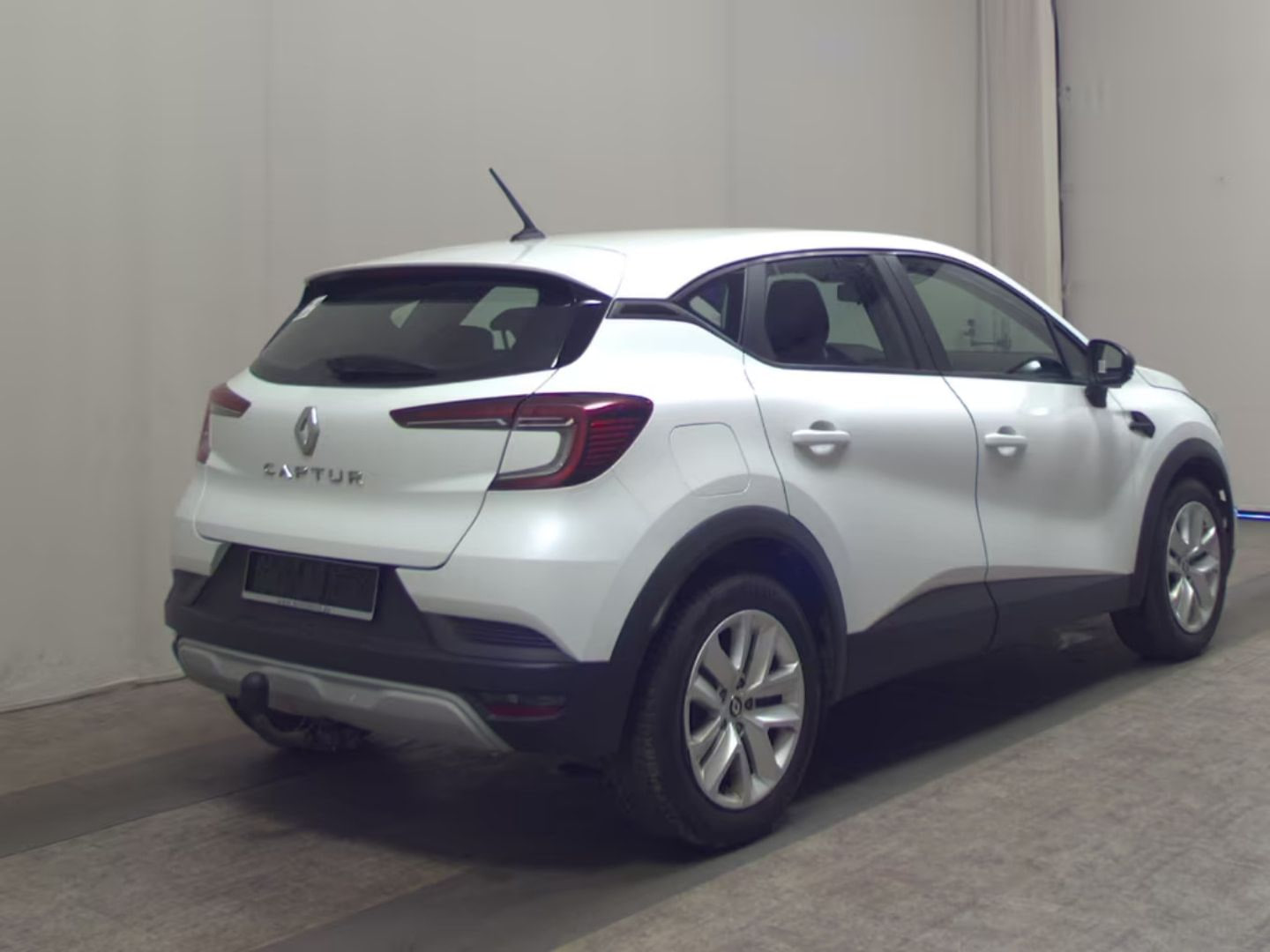 Renault Captur — фото 15