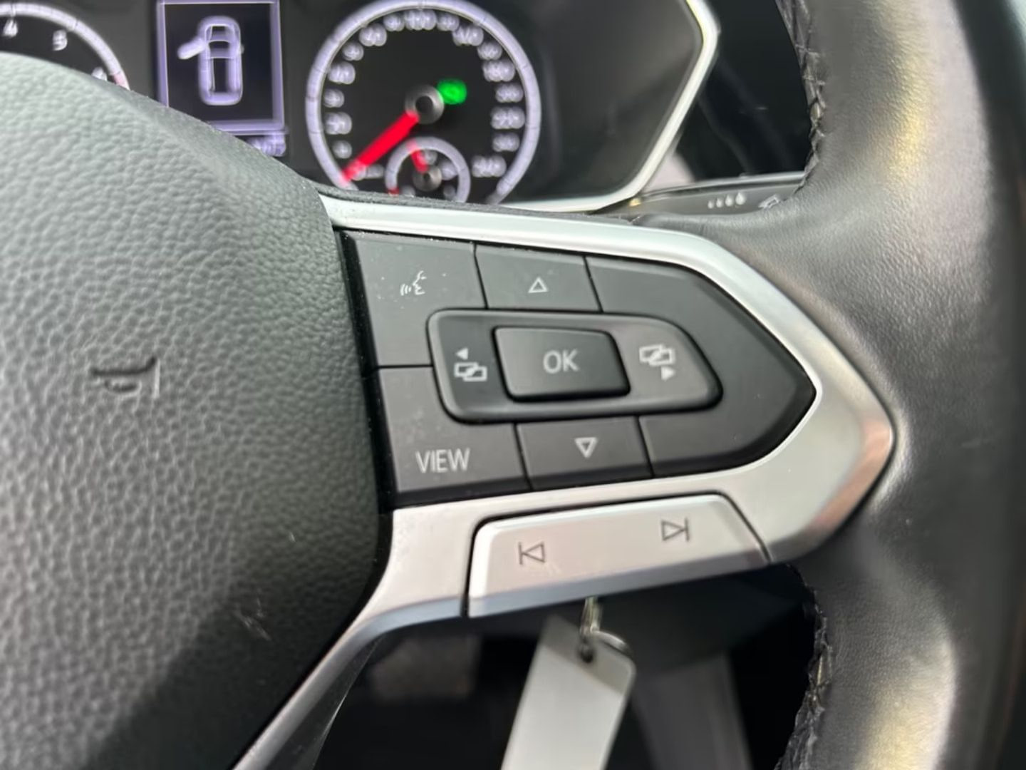 Volkswagen T-Cross — фото 10