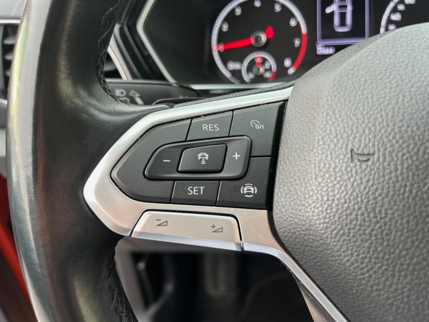 Volkswagen T-Cross — фото 12