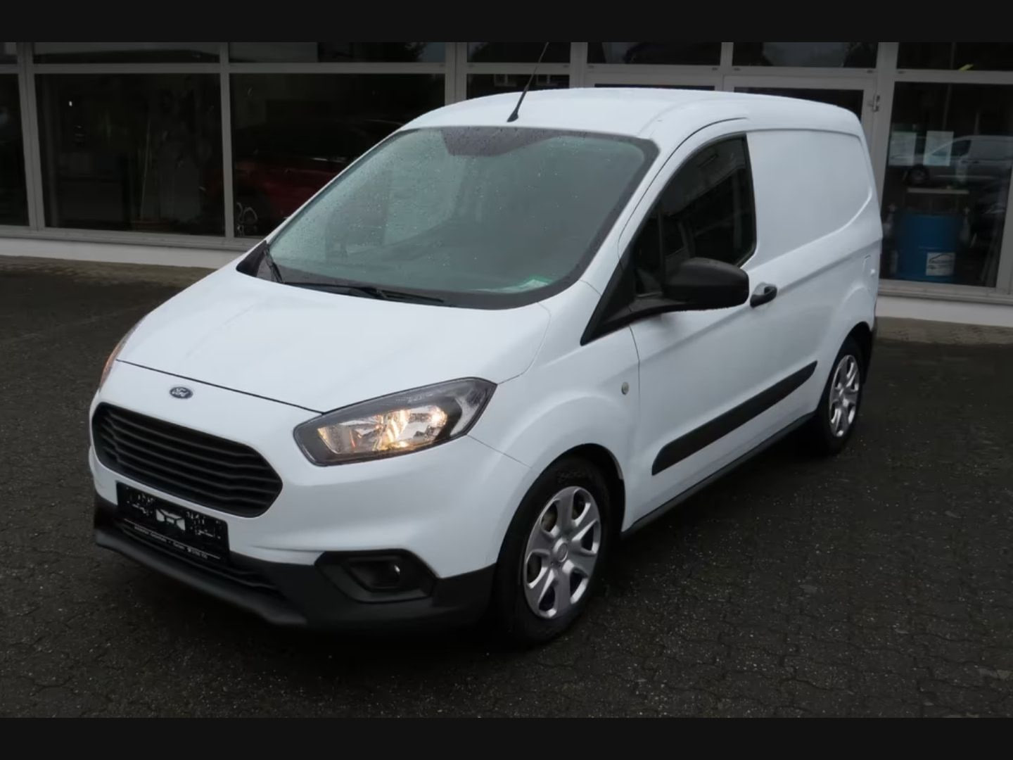 Ford Tourneo Courier — фото 1