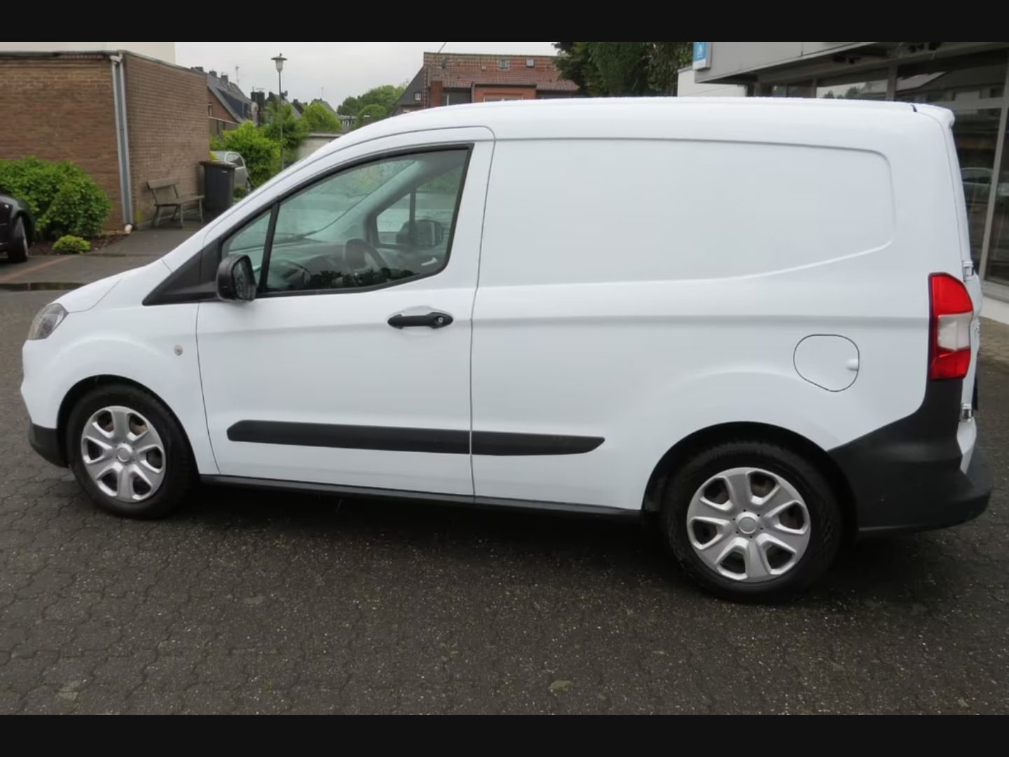 Ford Tourneo Courier — фото 5