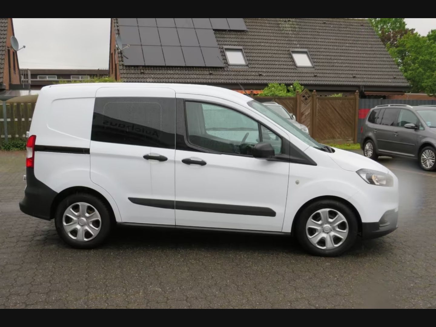 Ford Tourneo Courier — фото 9