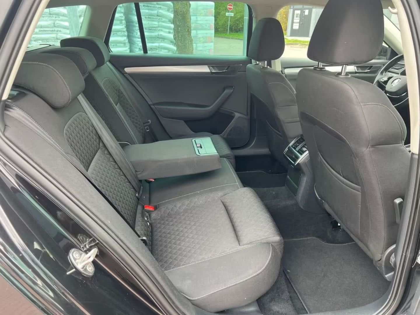 Skoda Superb — фото 7