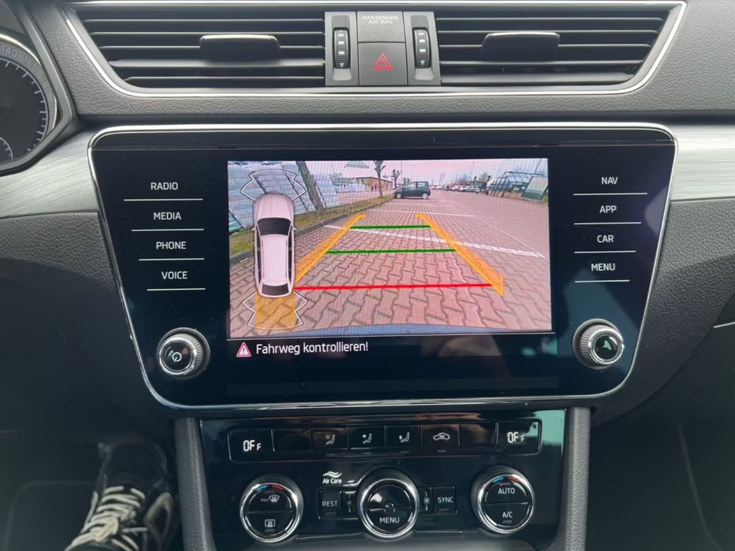 Skoda Superb — фото 10