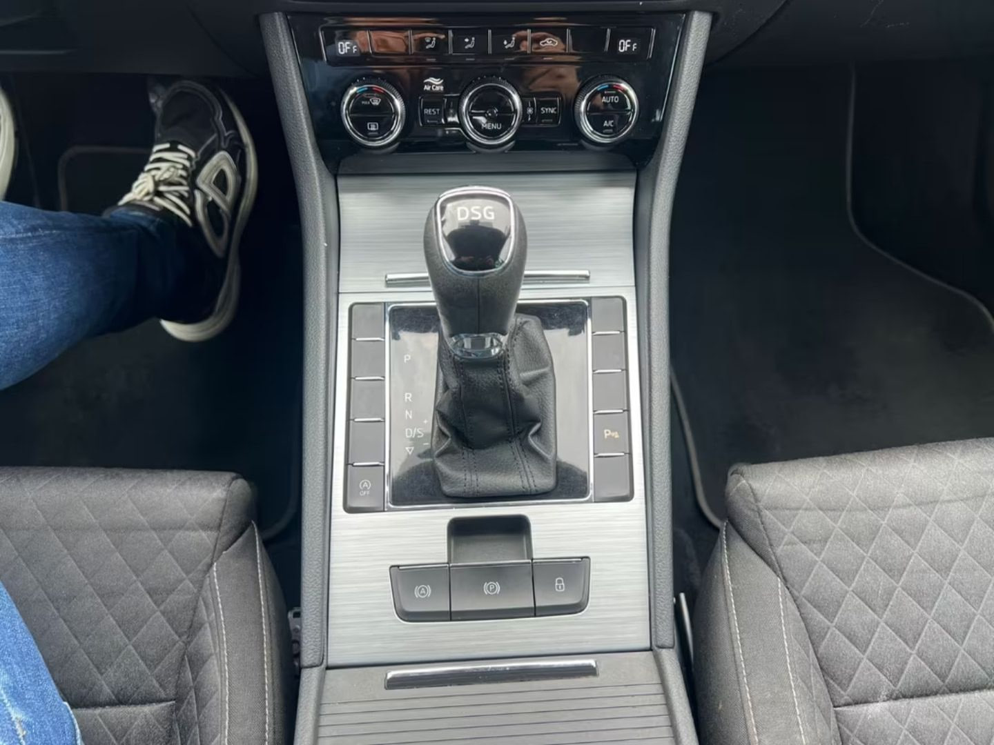 Skoda Superb — фото 11