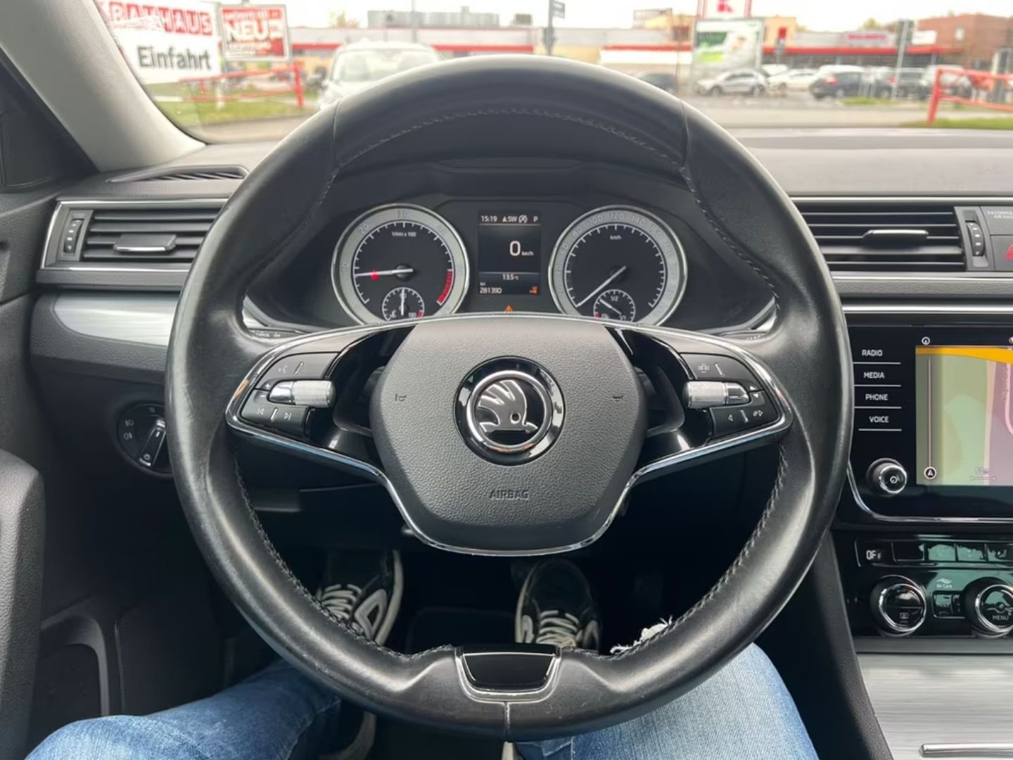 Skoda Superb — фото 14
