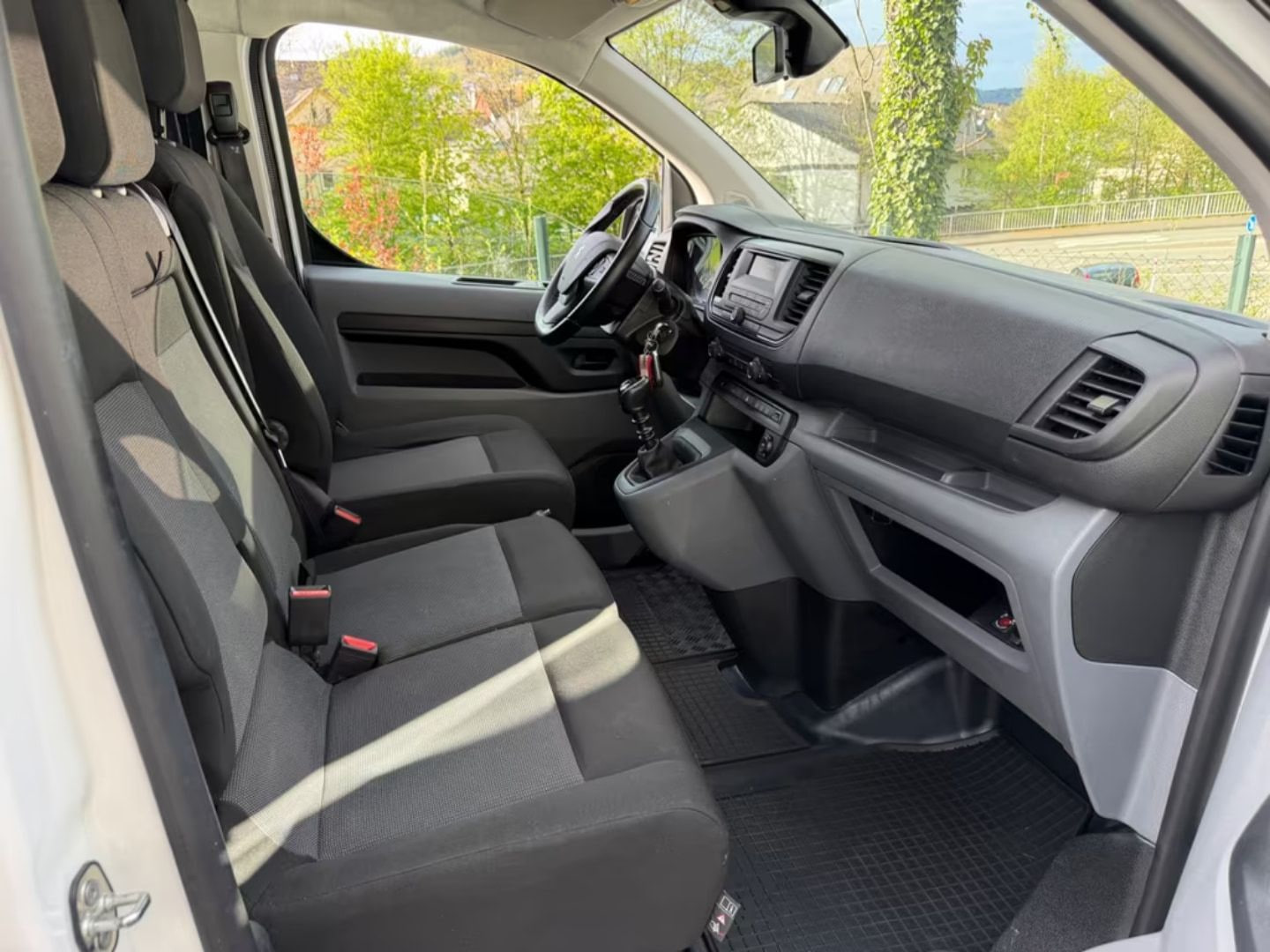 Peugeot Expert — фото 12
