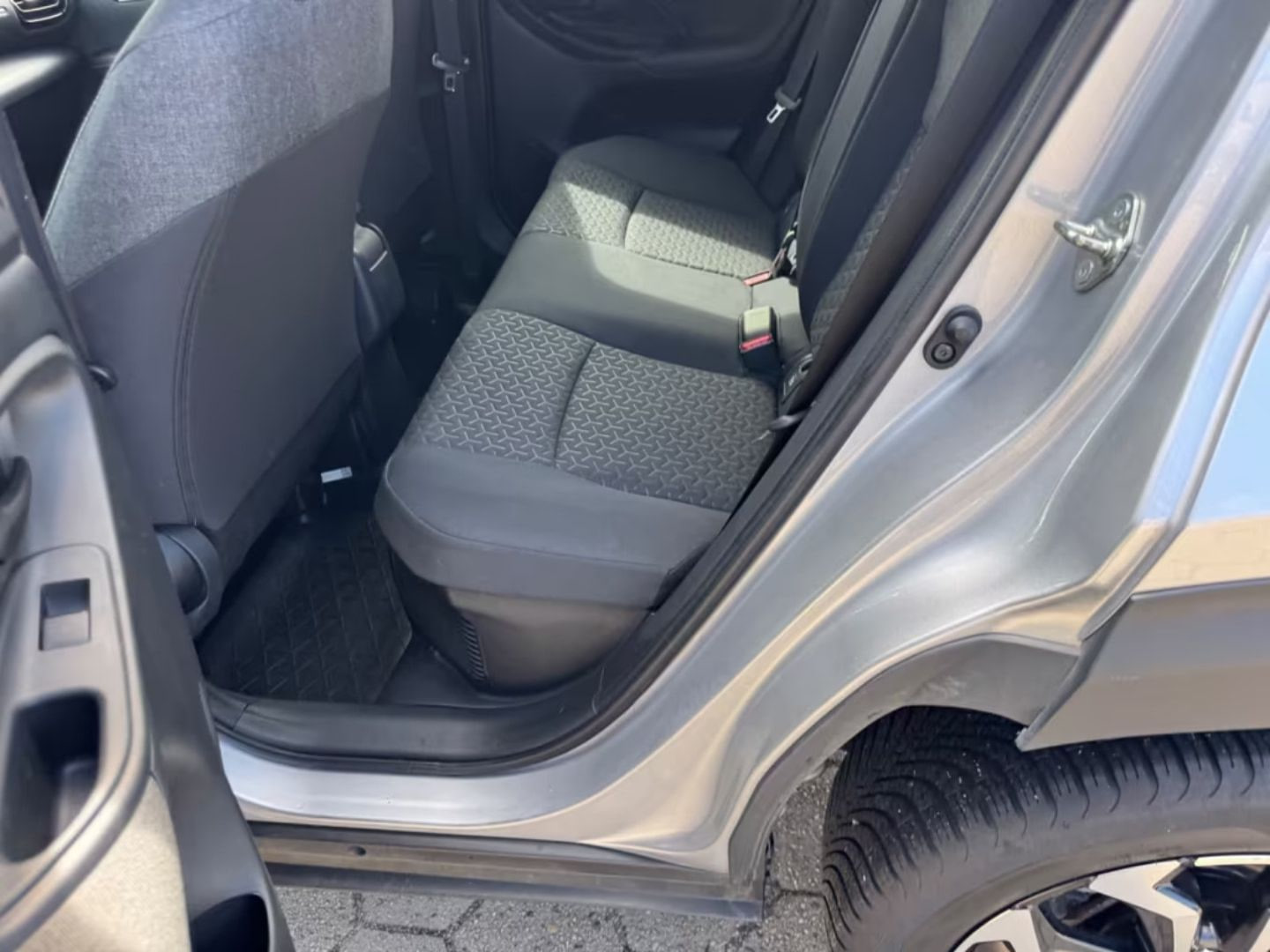 Toyota Yaris — фото 10