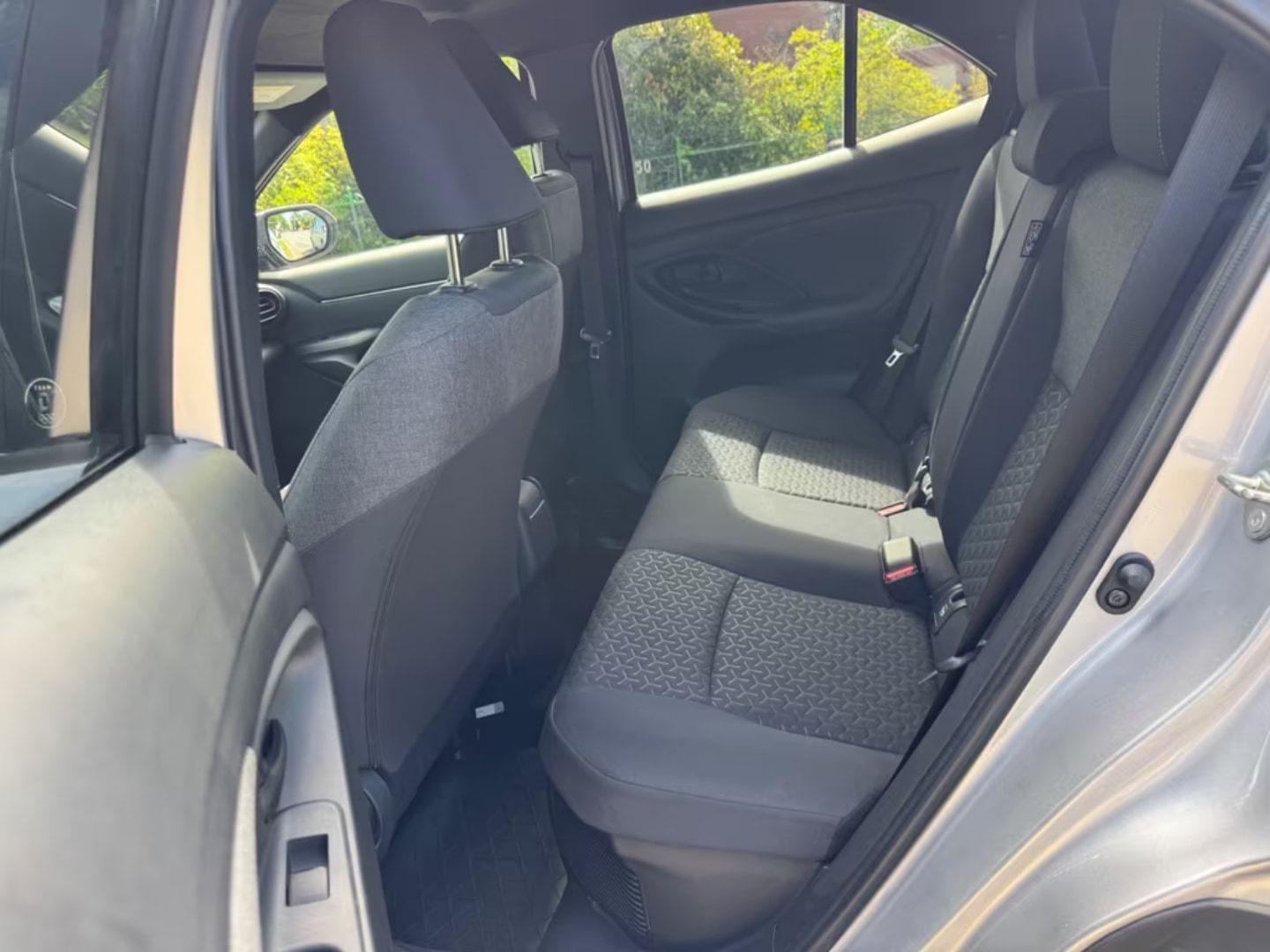 Toyota Yaris — фото 11