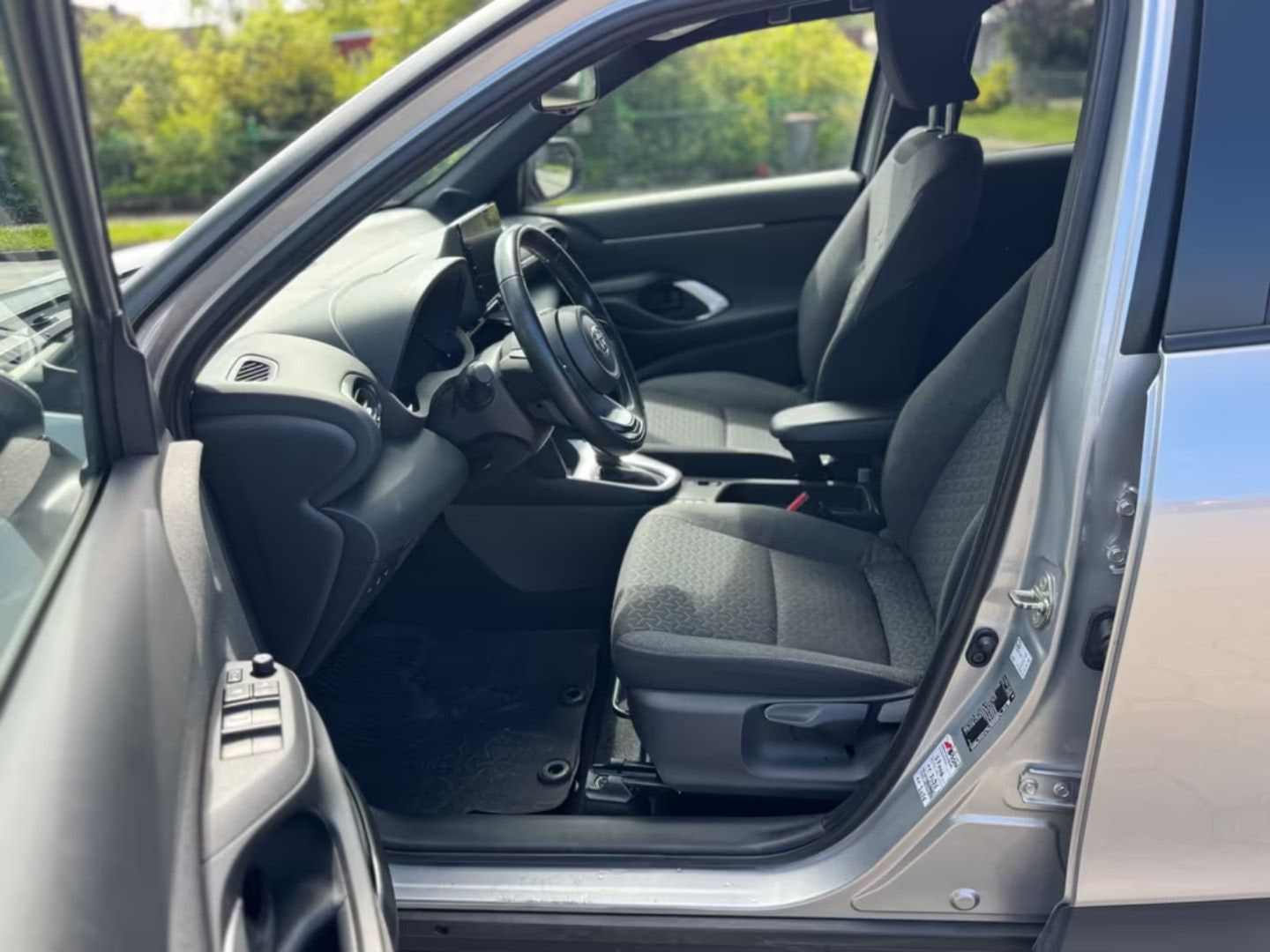 Toyota Yaris — фото 15