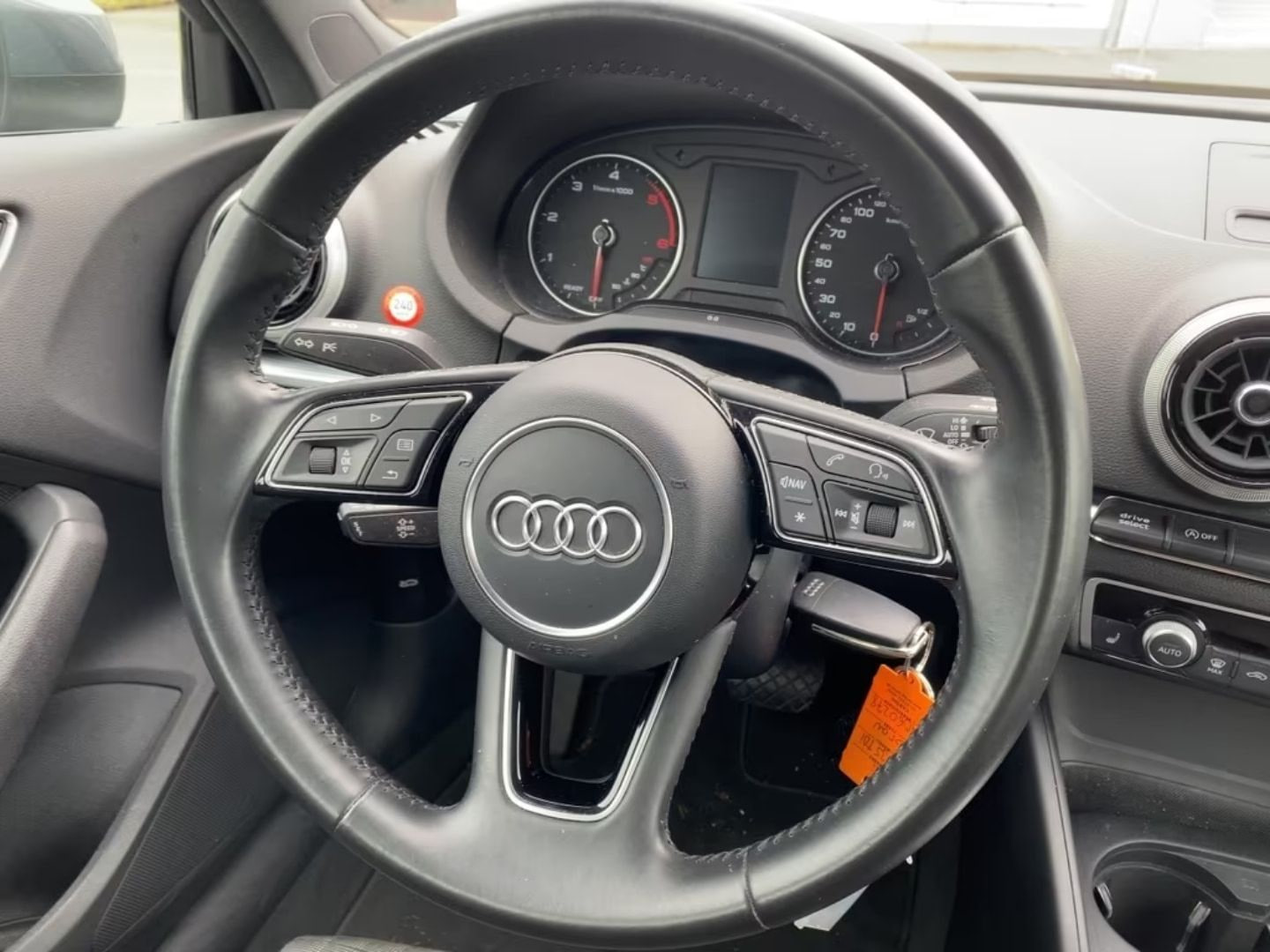 Audi A3 — фото 13