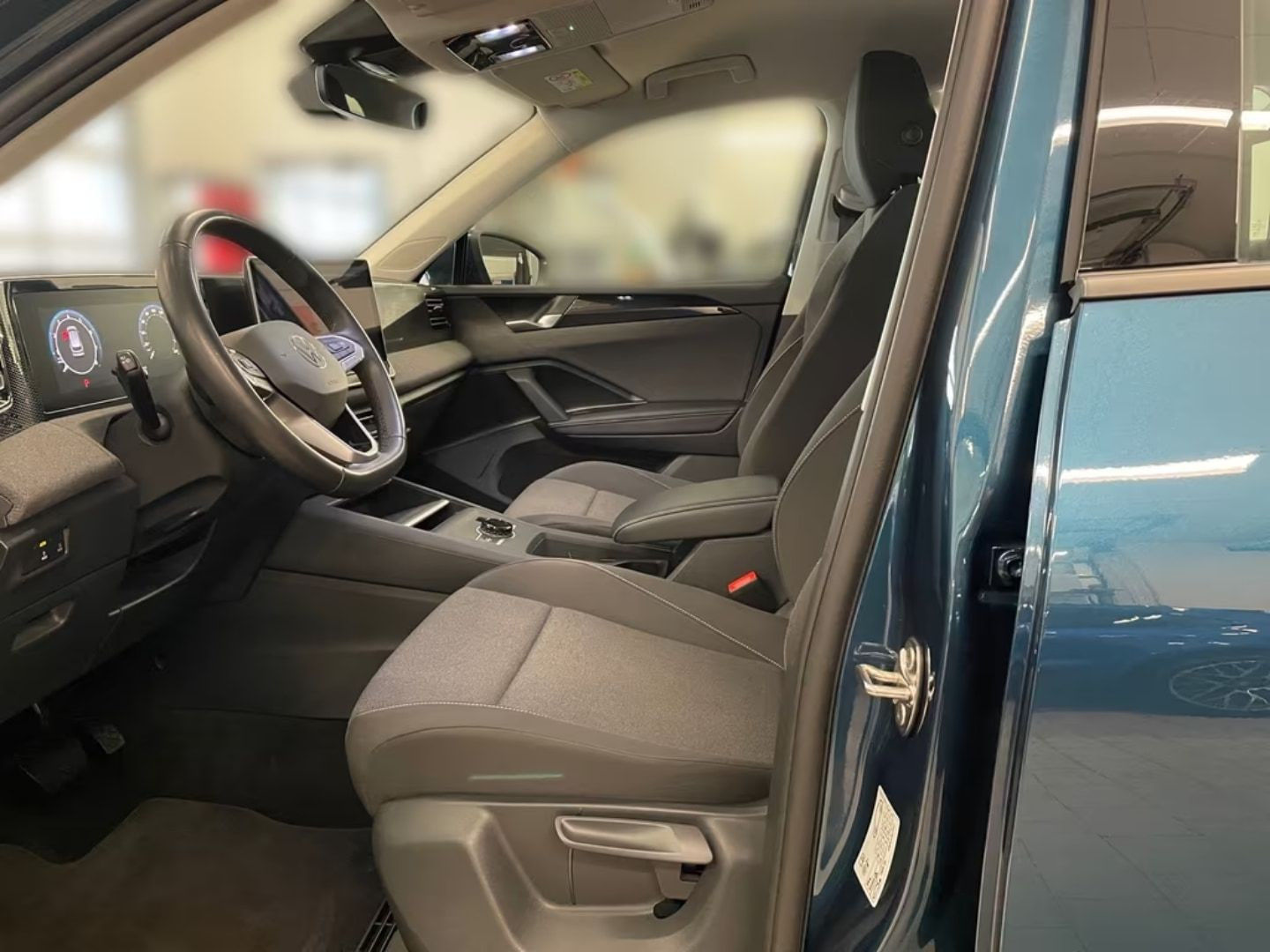 Volkswagen Tiguan — фото 10
