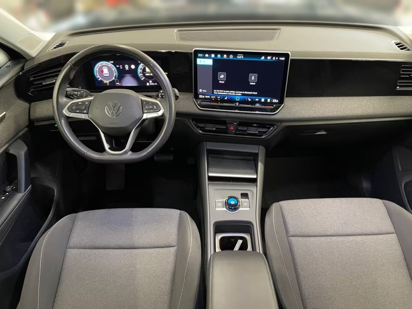 Volkswagen Tiguan — фото 11