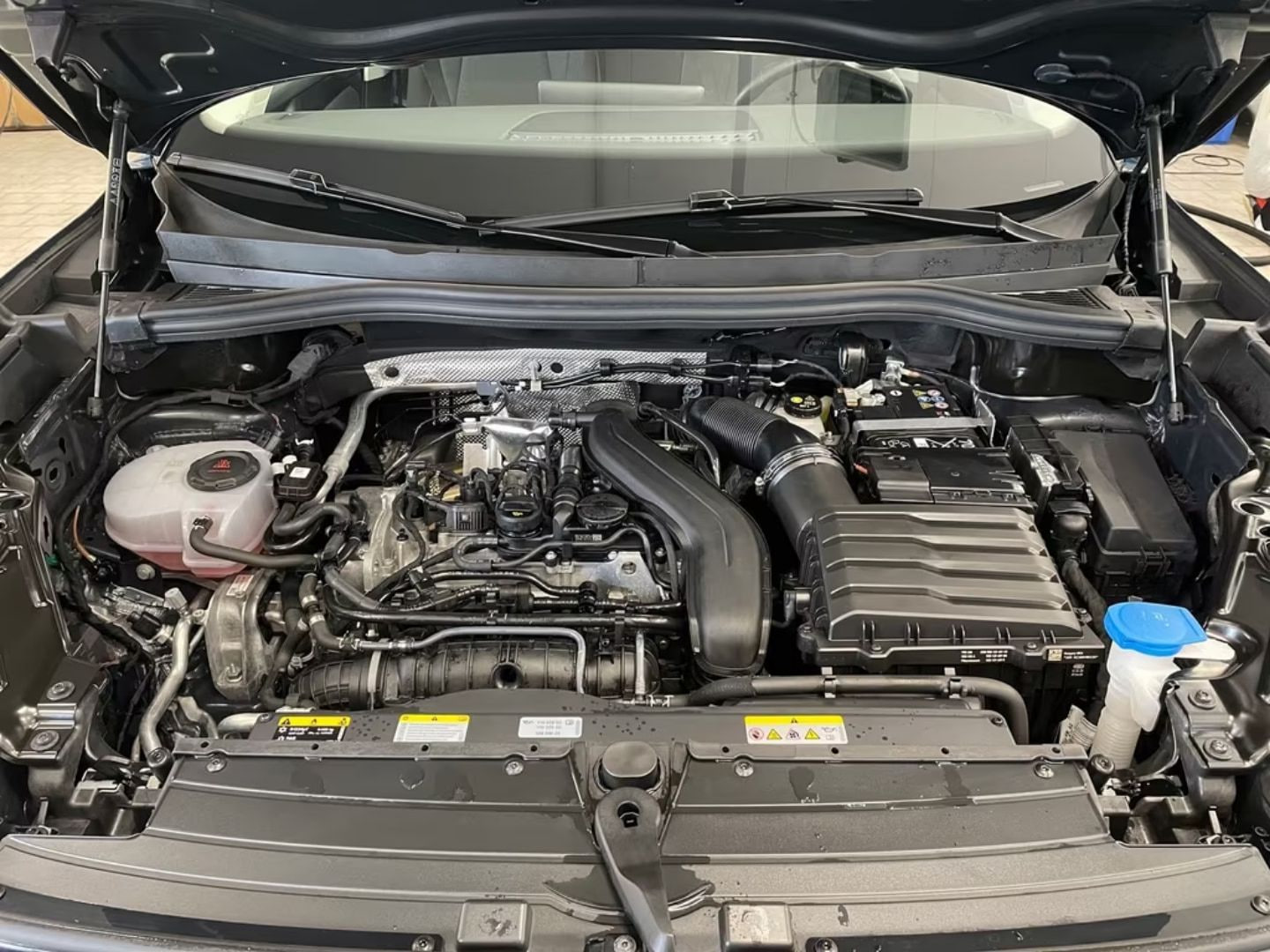 Volkswagen Tiguan — фото 13
