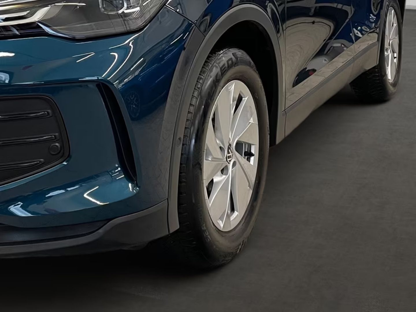 Volkswagen Tiguan — фото 14