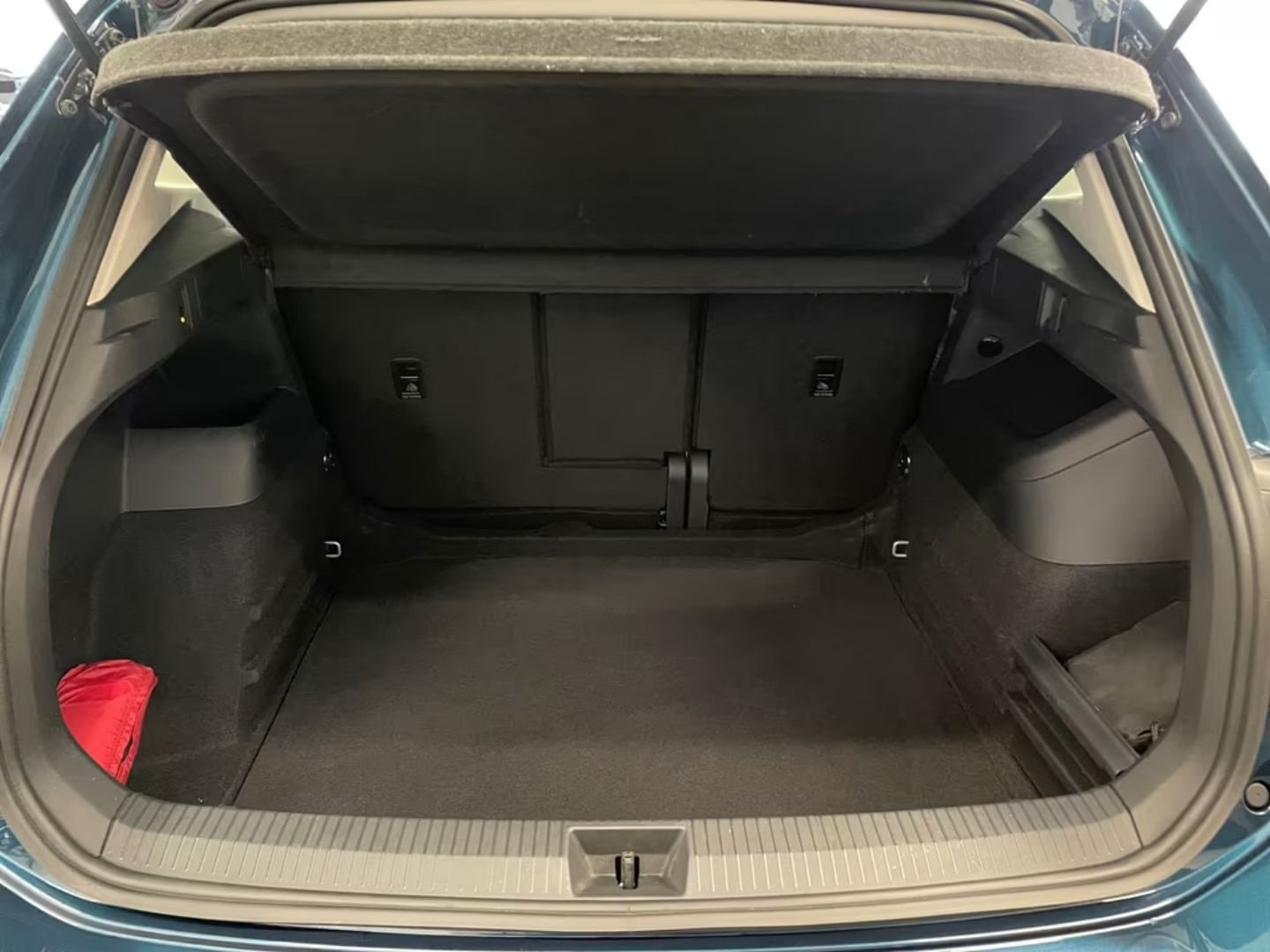 Volkswagen Tiguan — фото 15