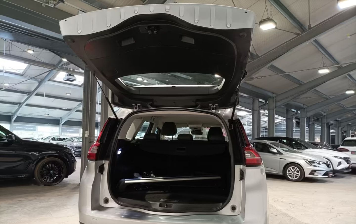 Renault Grand Scenic — фото 4