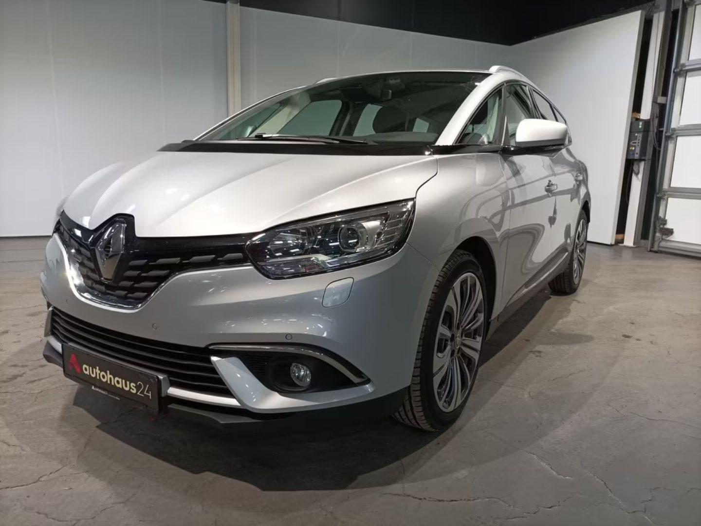 Renault Grand Scenic — фото 5
