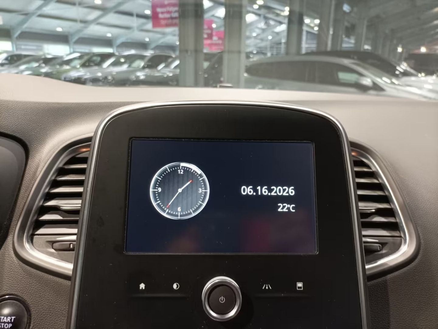 Renault Grand Scenic — фото 11