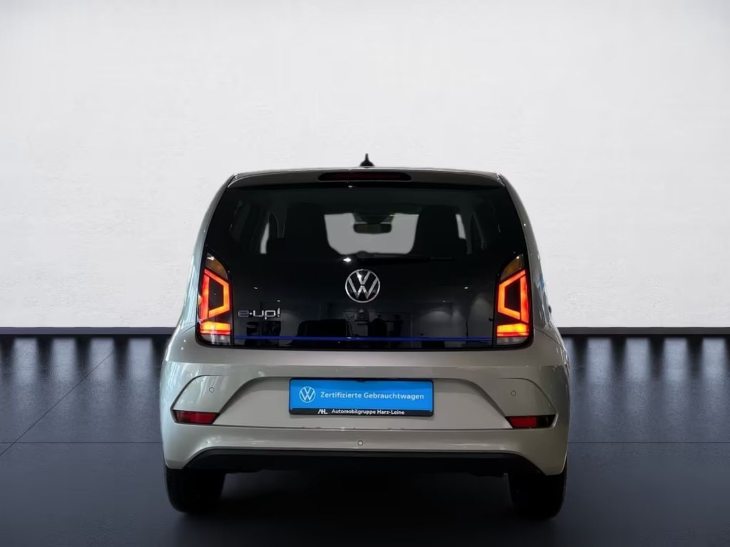 Volkswagen e-up! — фото 2