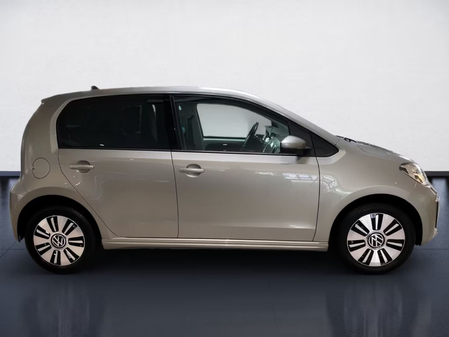 Volkswagen e-up! — фото 12