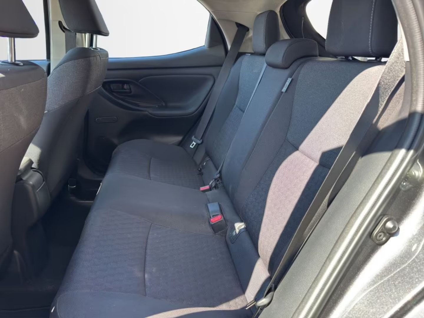 Toyota Yaris — фото 10