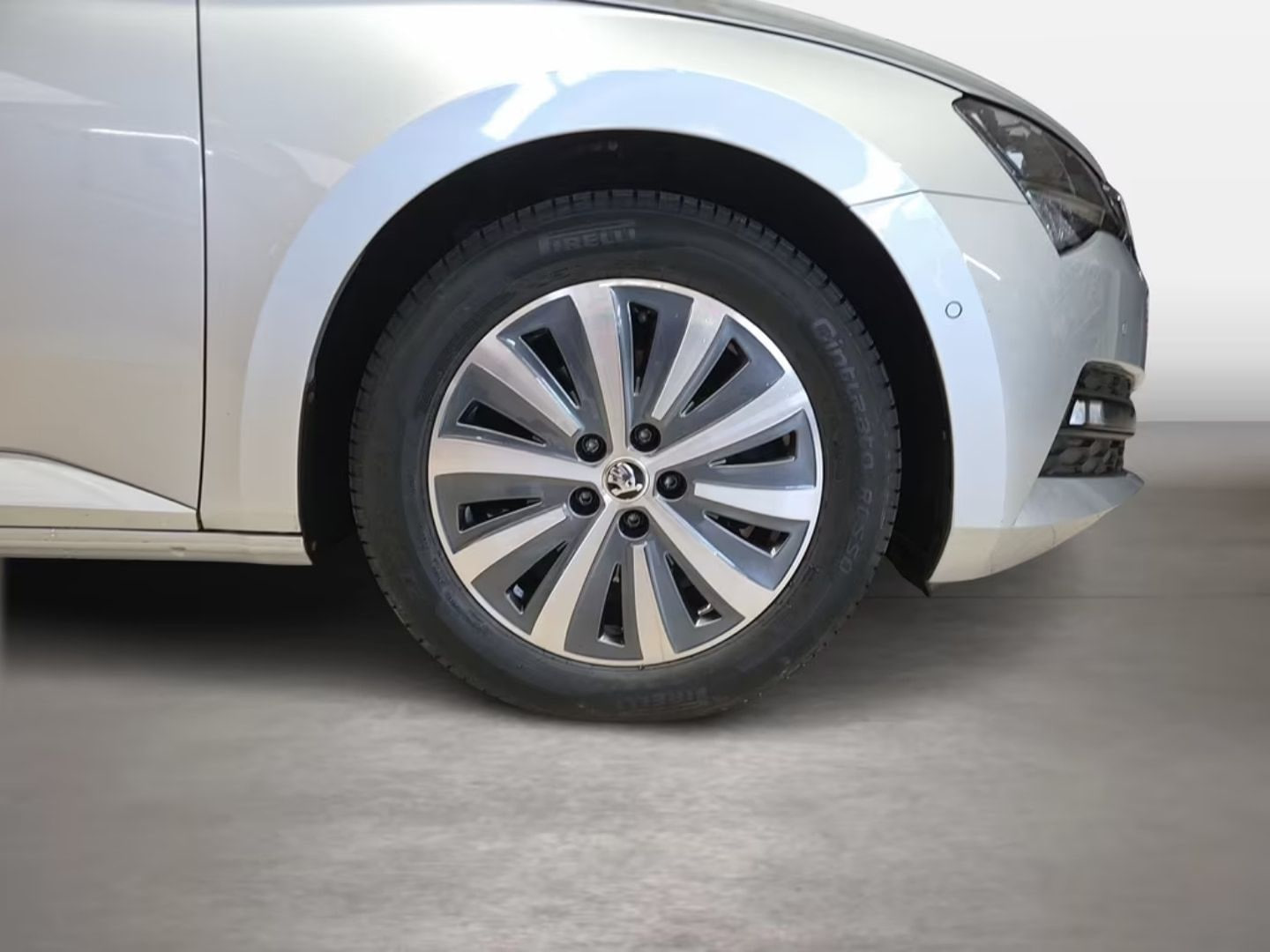 Skoda Superb — фото 7