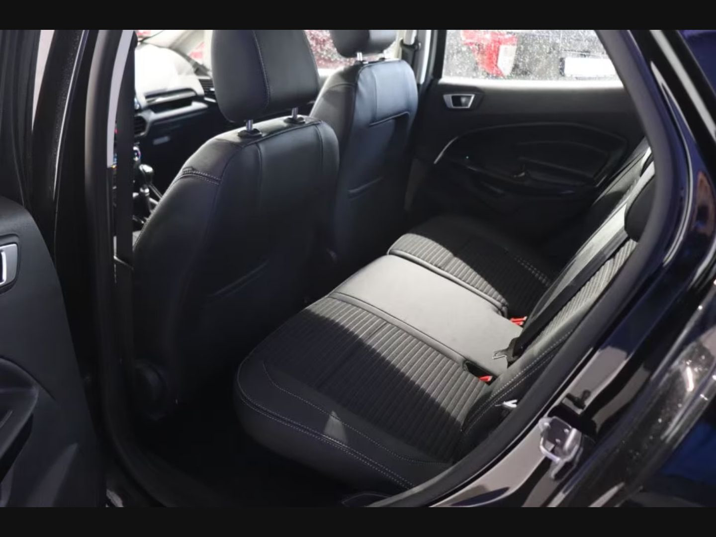 Ford EcoSport — фото 10