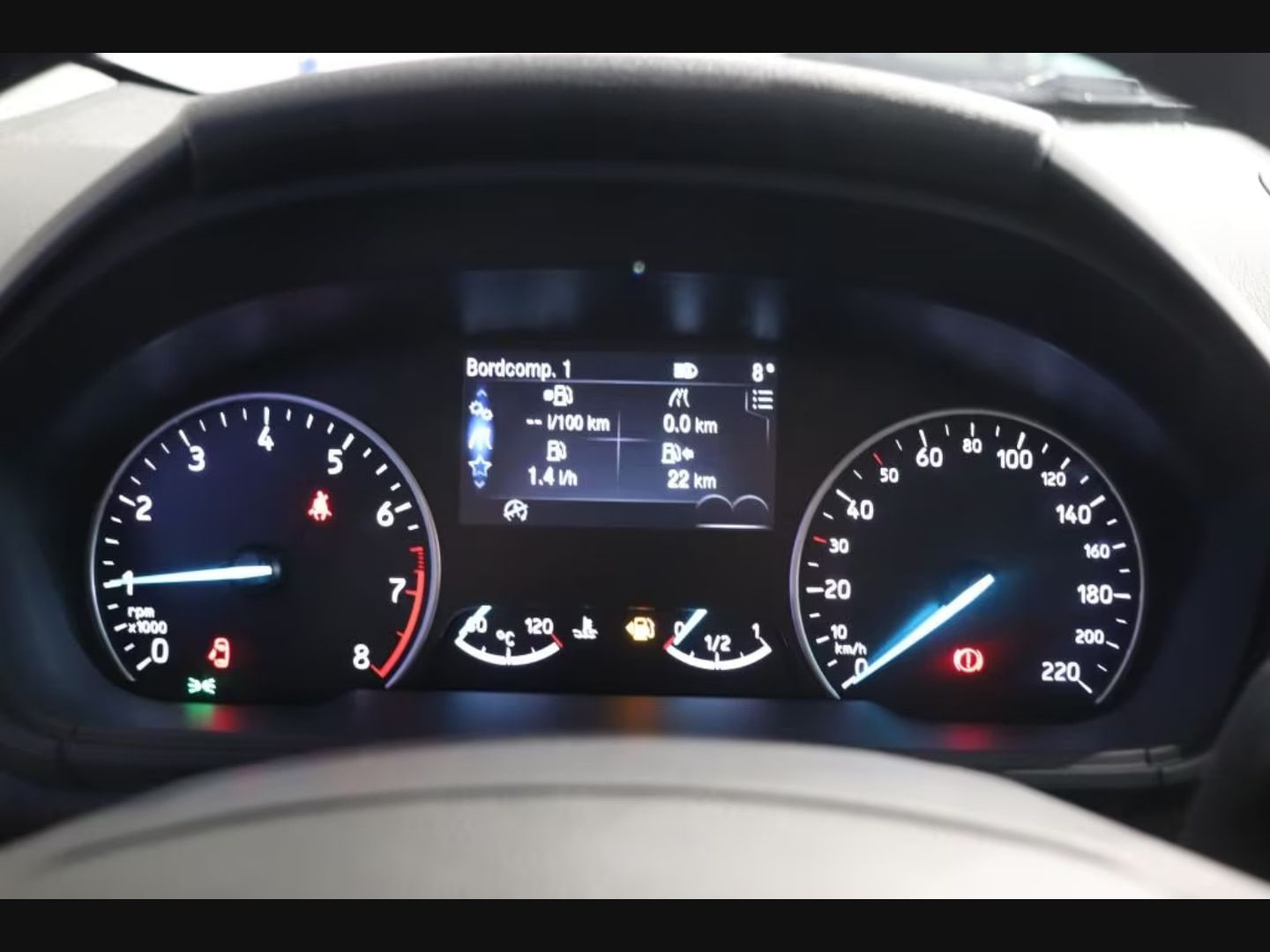 Ford EcoSport — фото 13