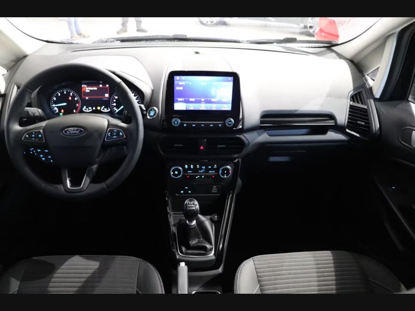 Ford EcoSport — фото 14