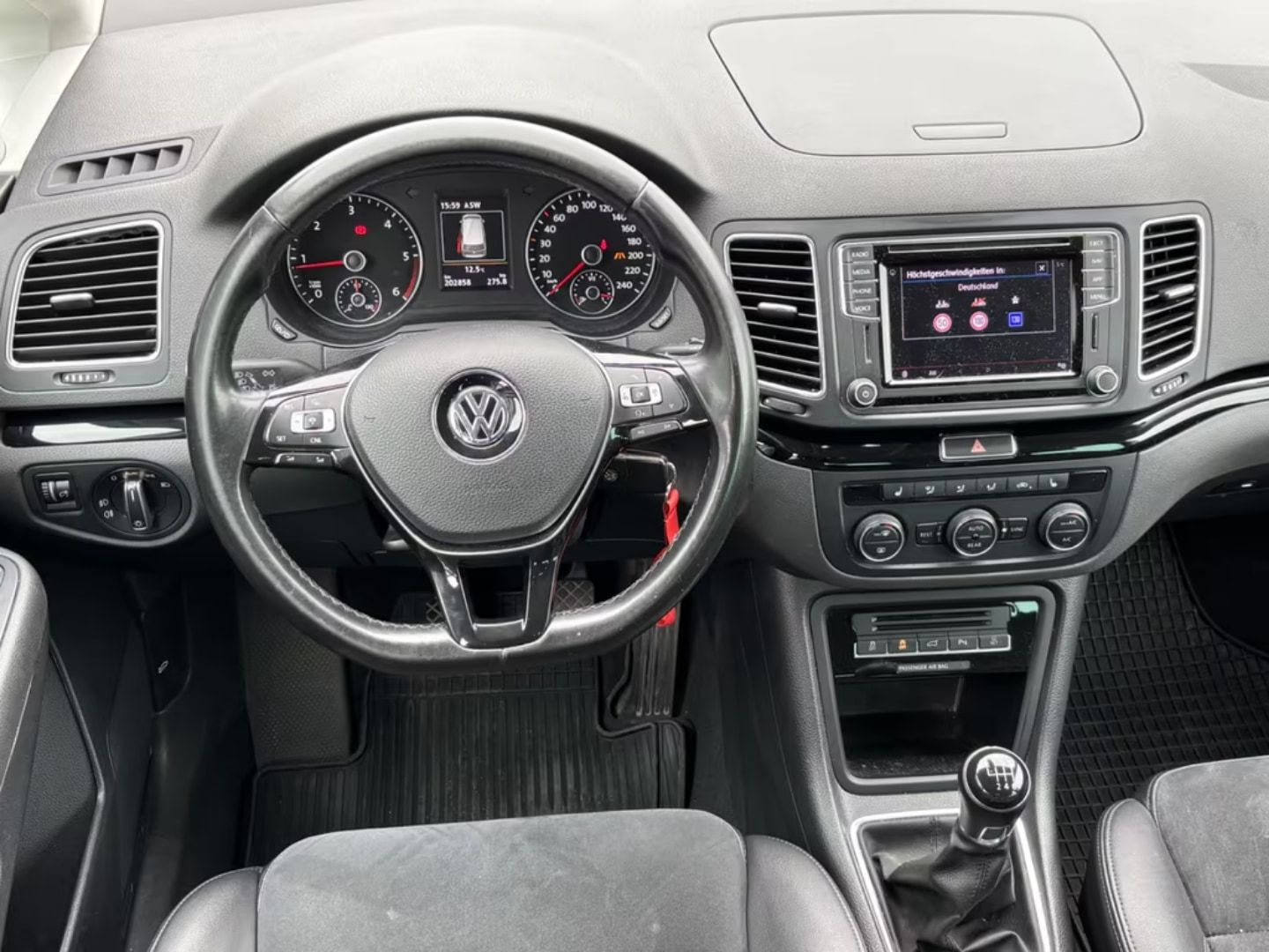 Volkswagen Sharan — фото 12