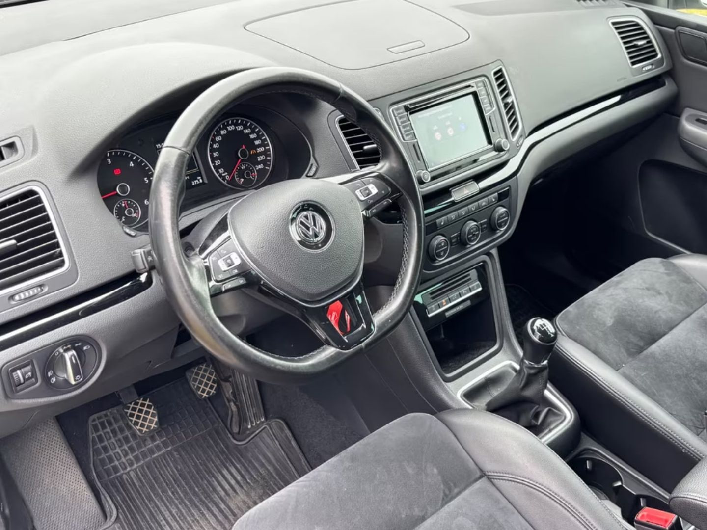 Volkswagen Sharan — фото 14