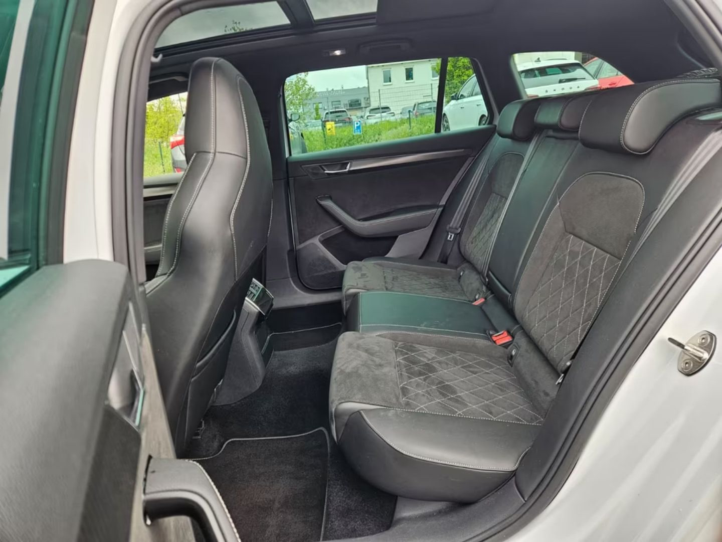 Skoda Superb — фото 10