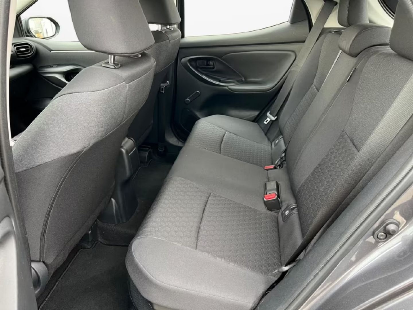 Toyota Yaris — фото 9