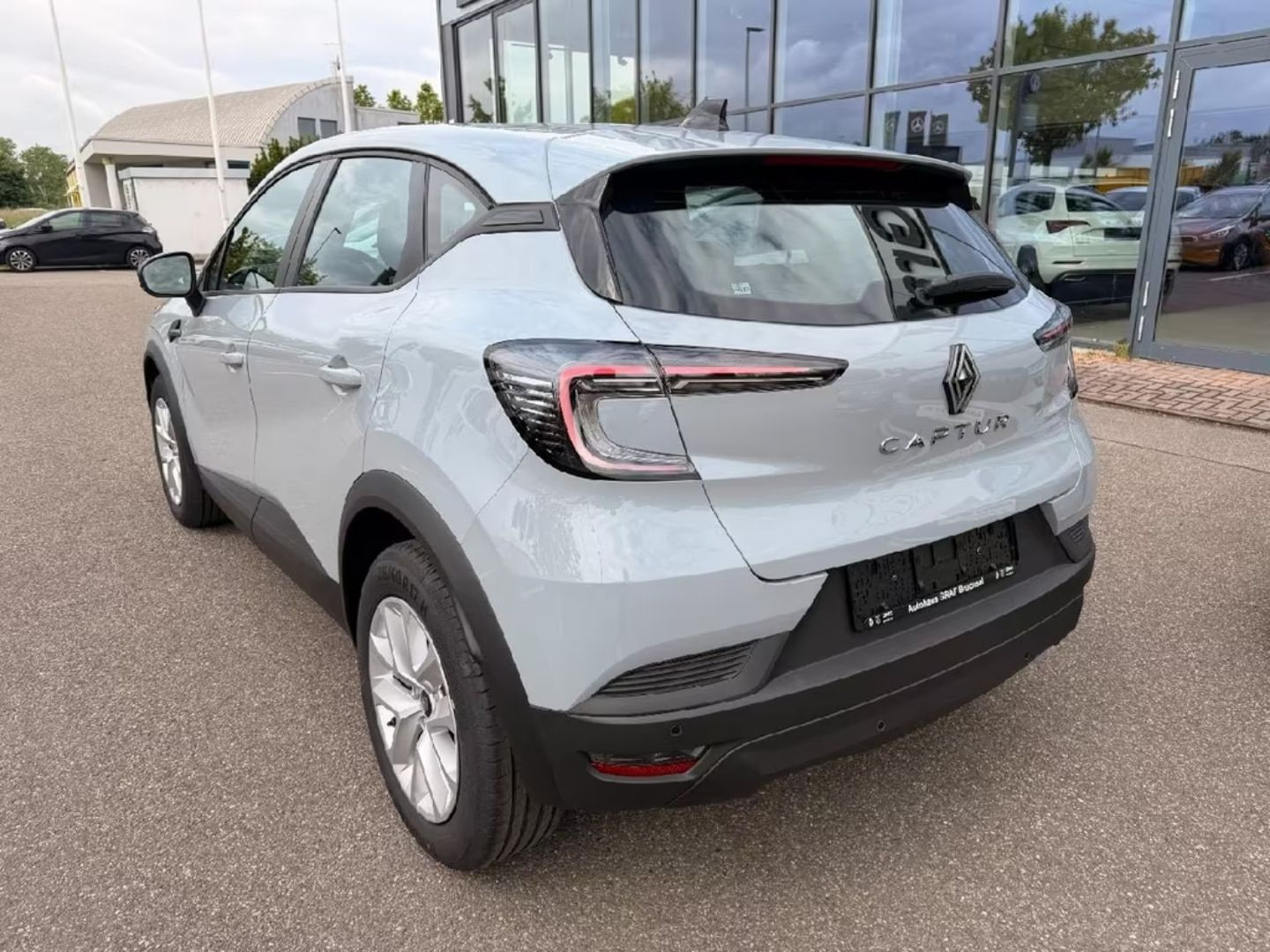 Renault Captur — фото 4