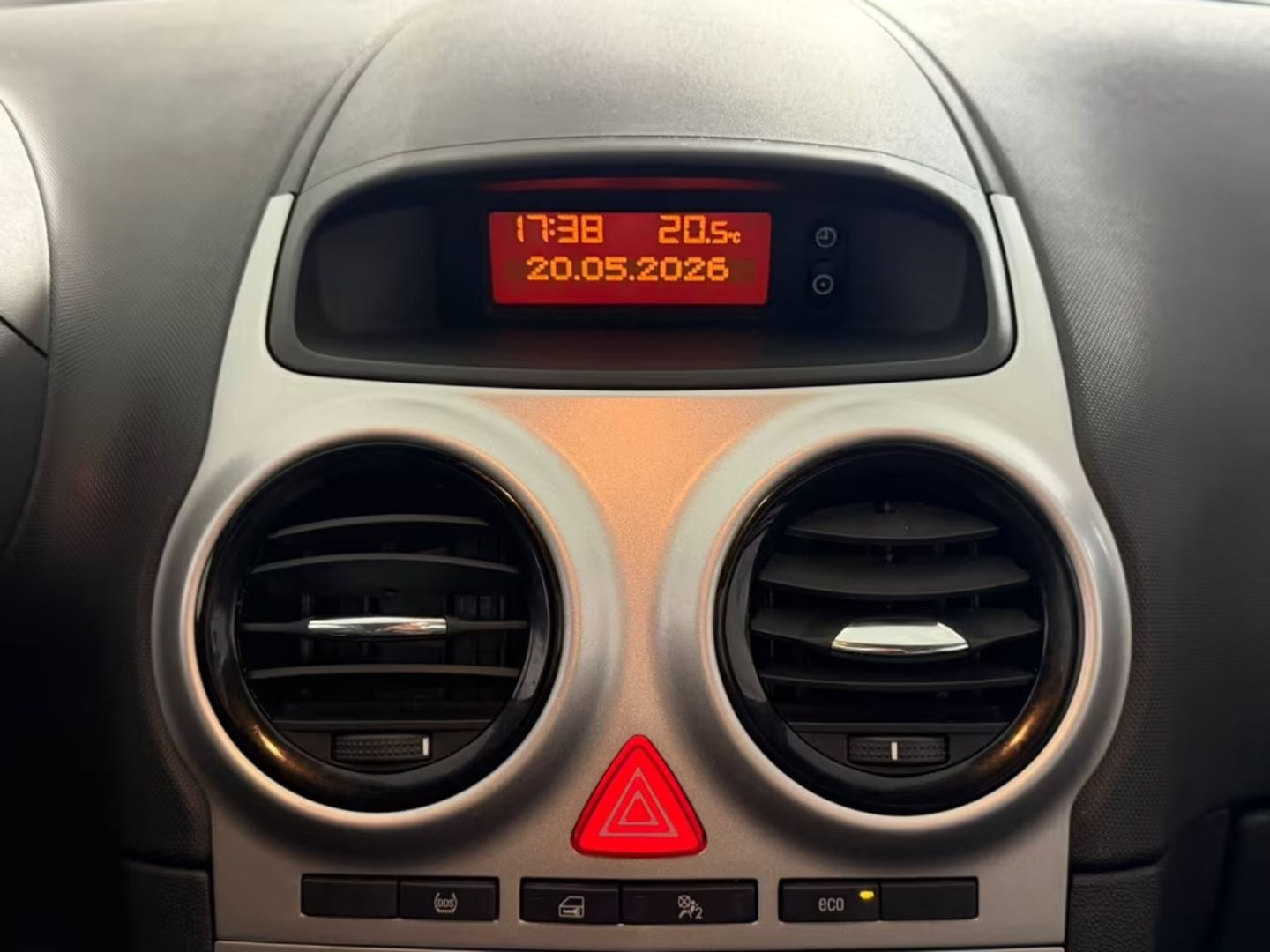 Opel Corsa — фото 9