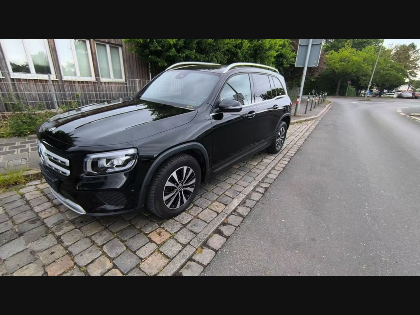 Mercedes-Benz GLB 200