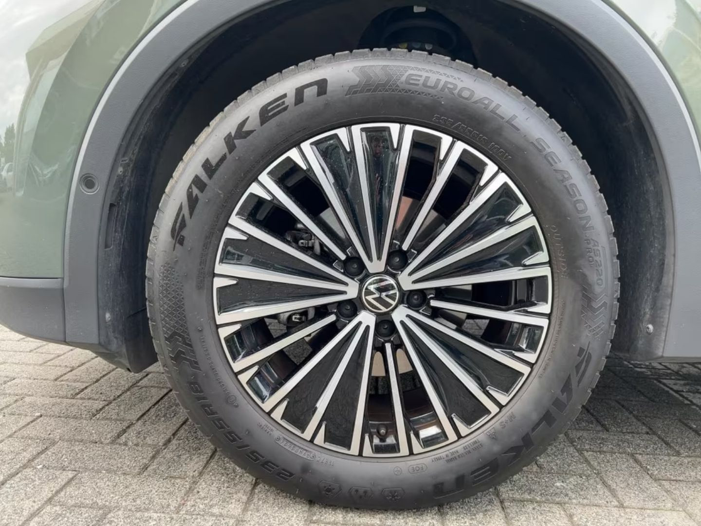 Volkswagen Tiguan — фото 13