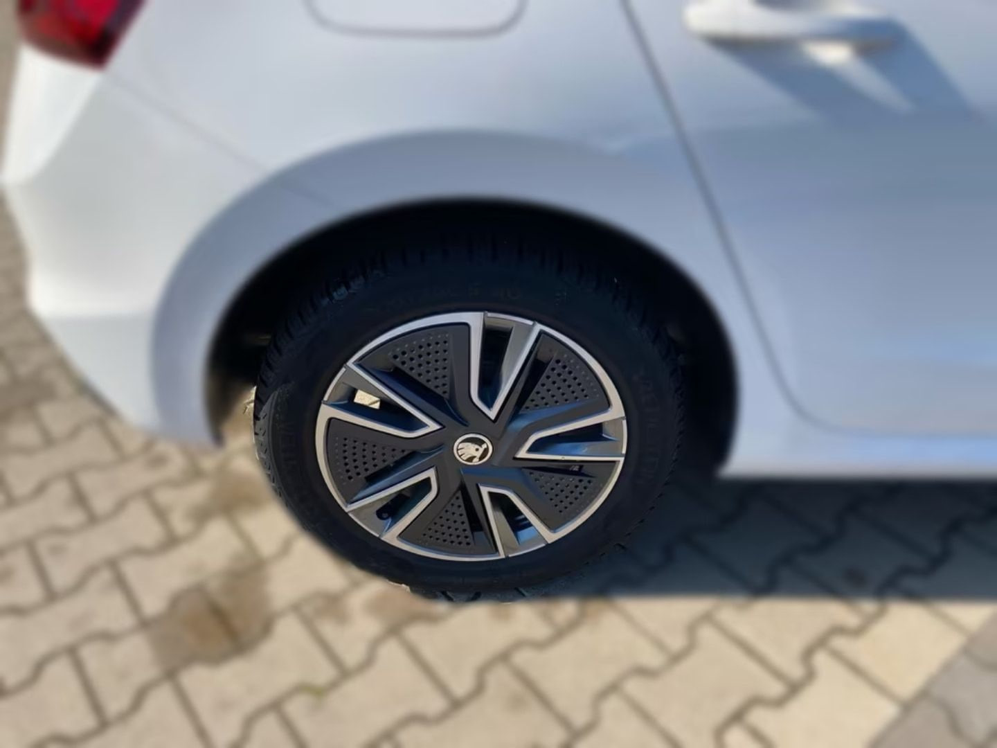 Skoda Fabia — фото 15