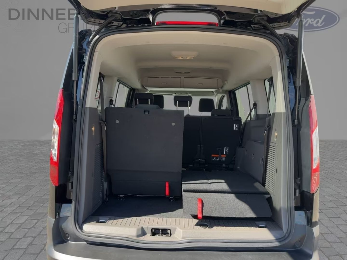 Ford Grand Tourneo — фото 8