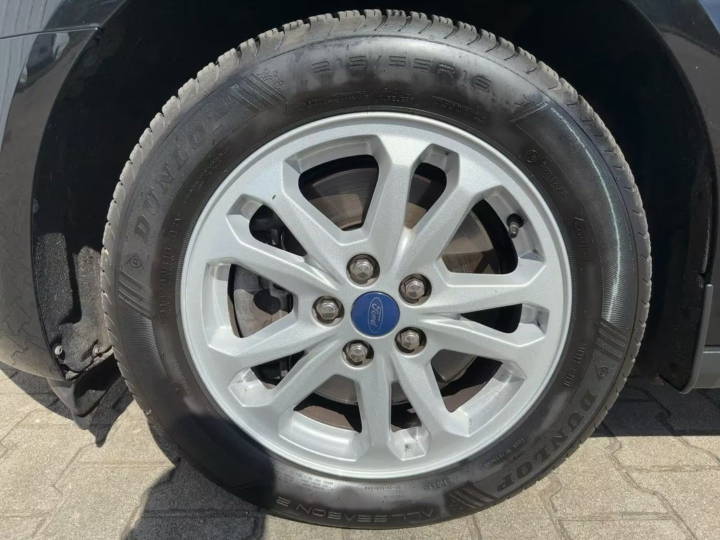 Ford Grand Tourneo — фото 14