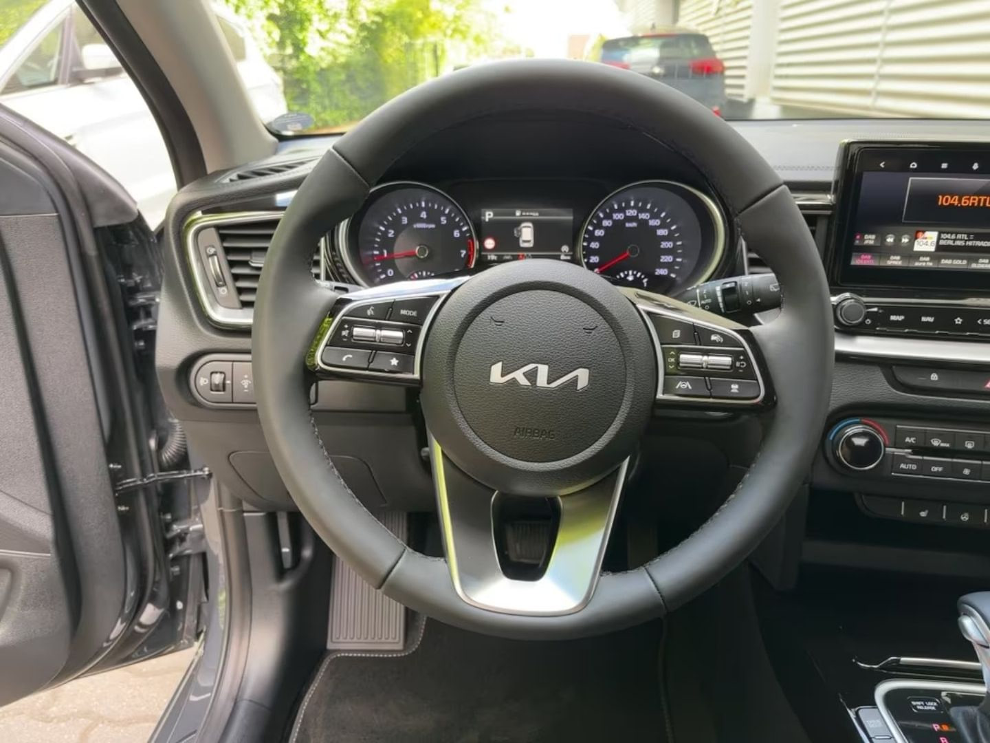 Kia cee'd Sportswagon — фото 11