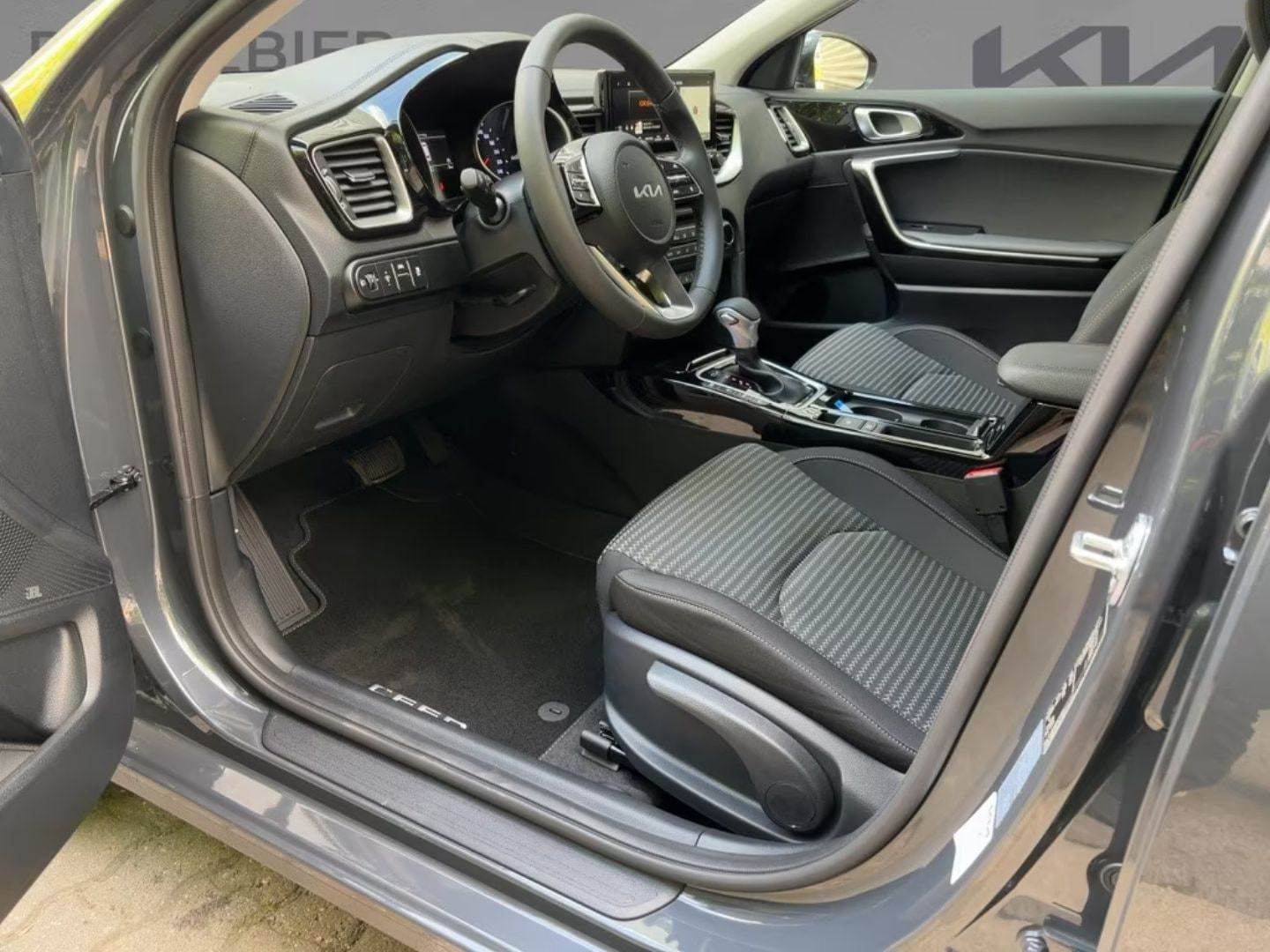 Kia cee'd Sportswagon — фото 12